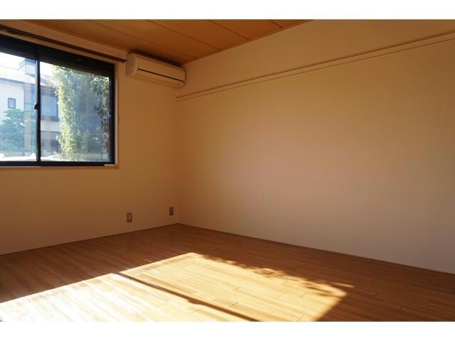  東海道本線<琵琶湖線・JR京都線>/石山駅 バス15分赤川下車:停歩5分 1階 築33年