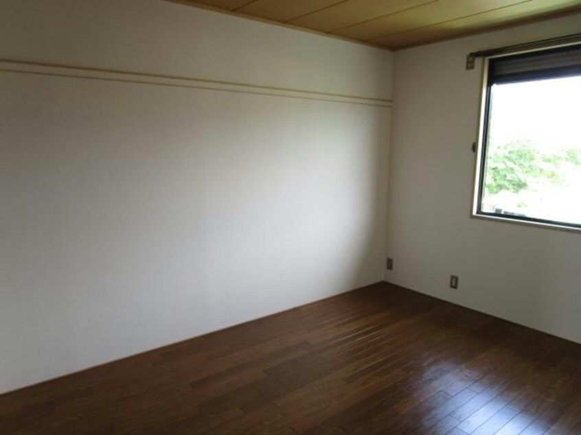  東海道本線<琵琶湖線・JR京都線>/石山駅 バス15分赤川下車:停歩5分 2階 築33年