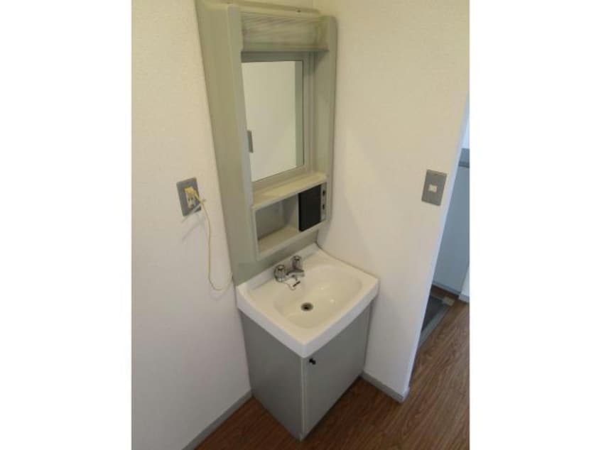  東海道本線<琵琶湖線・JR京都線>/石山駅 バス15分赤川下車:停歩5分 2階 築33年