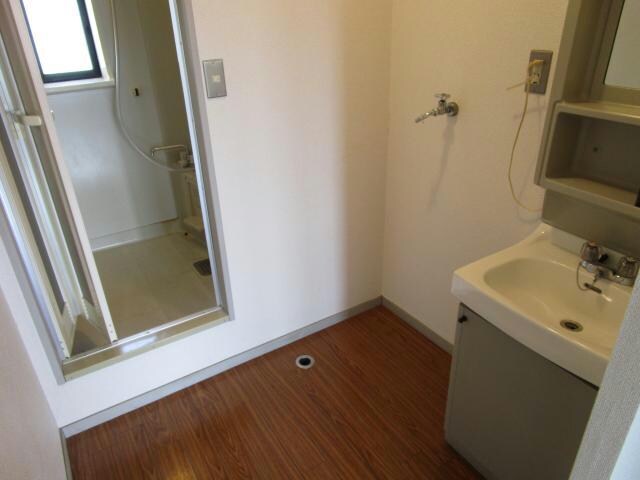  東海道本線<琵琶湖線・JR京都線>/石山駅 バス15分赤川下車:停歩5分 2階 築33年