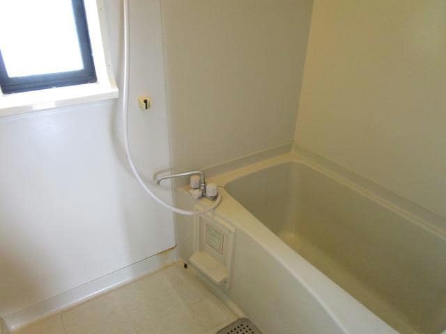  東海道本線<琵琶湖線・JR京都線>/石山駅 バス15分赤川下車:停歩5分 2階 築33年