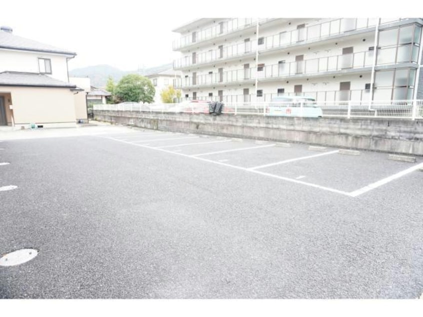 東海道本線<琵琶湖線・JR京都線>/石山駅 バス23分大石小学校前下車:停歩2分 1階 築20年