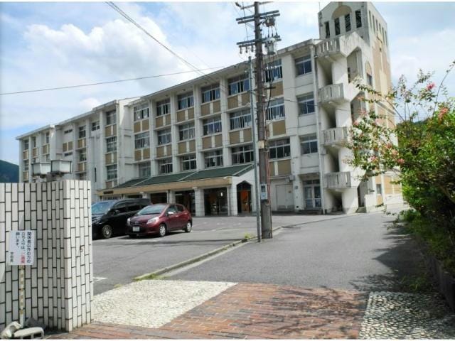 大津市立大石小学校(小学校)まで402m 東海道本線<琵琶湖線・JR京都線>/石山駅 バス23分大石小学校前下車:停歩2分 1階 築20年