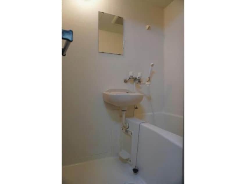  東海道本線<琵琶湖線・JR京都線>/石山駅 バス15分赤川下車:停歩4分 3階 築26年