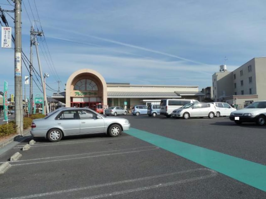 フレンドマート南郷店(スーパー)まで458m 東海道本線<琵琶湖線・JR京都線>/石山駅 バス15分赤川下車:停歩4分 3階 築26年