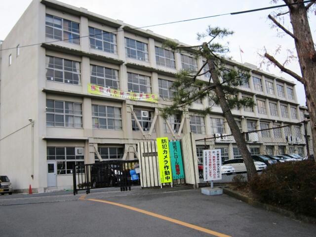 大津市立富士見小学校(小学校)まで1212m 東海道本線<琵琶湖線・JR京都線>/石山駅 徒歩11分 4階 築19年