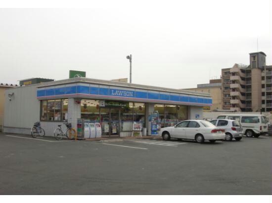 ローソン大津市萱野浦店(コンビニ)まで145m 東海道本線<琵琶湖線・JR京都線>/瀬田駅 バス12分萱野浦北下車:停歩2分 3階 築27年