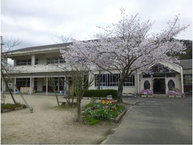 大津市立大石幼稚園(幼稚園/保育園)まで233m 東海道本線<琵琶湖線・JR京都線>/石山駅 バス23分京阪バス　大石小学校前下車:停歩2分 1階 築27年