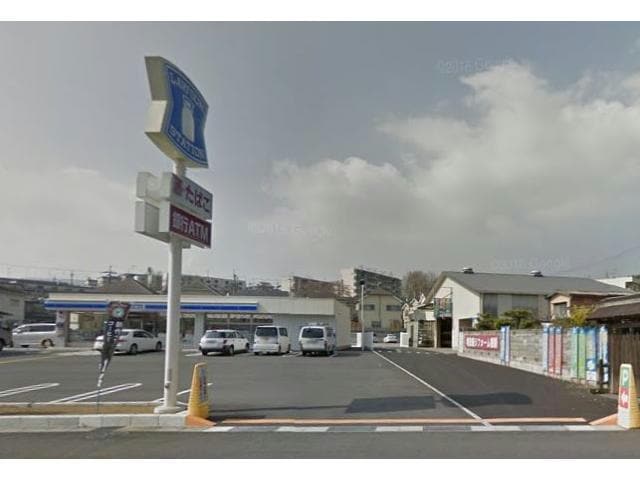 ローソン大津大平一丁目店(コンビニ)まで337m 東海道本線<琵琶湖線・JR京都線>/石山駅 バス15分石山団地口下車:停歩3分 2階 築35年