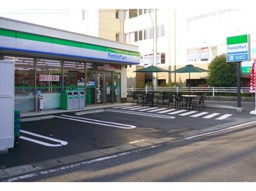 ファミリーマート大津膳所駅前店(コンビニ)まで74m アネックスキューズ