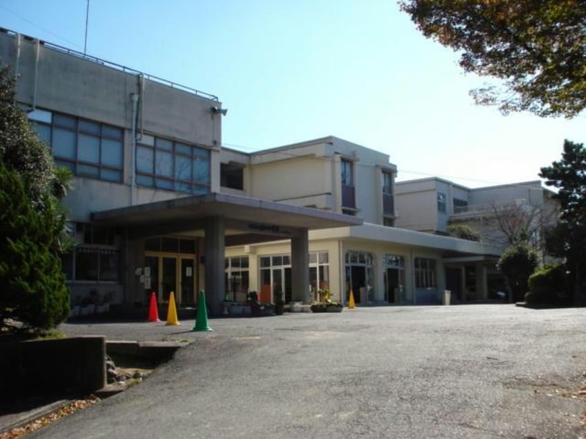 大津市立瀬田小学校(小学校)まで1140m 東海道本線<琵琶湖線・JR京都線>/瀬田駅 徒歩26分 2階 築27年