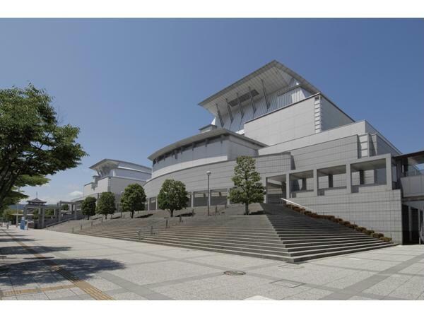 滋賀県立芸術劇場びわ湖ホール(映画館)まで885m Ｒ-Ⅱコート