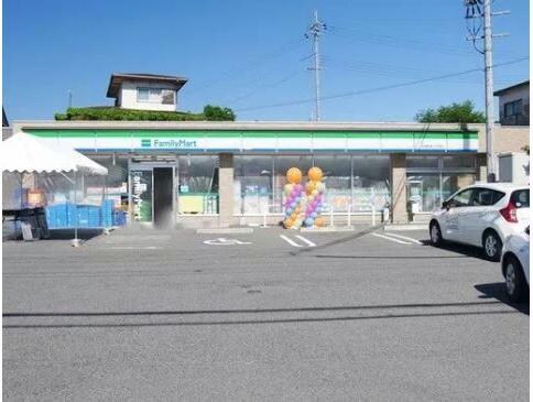 ファミリーマート大津稲津一丁目店(コンビニ)まで595m 東海道本線<琵琶湖線・JR京都線>/石山駅 バス10分稲津北口下車:停歩2分 2階 築25年