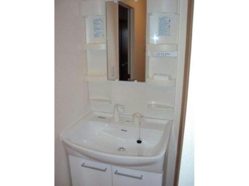  東海道本線<琵琶湖線・JR京都線>/瀬田駅 徒歩17分 1階 築15年