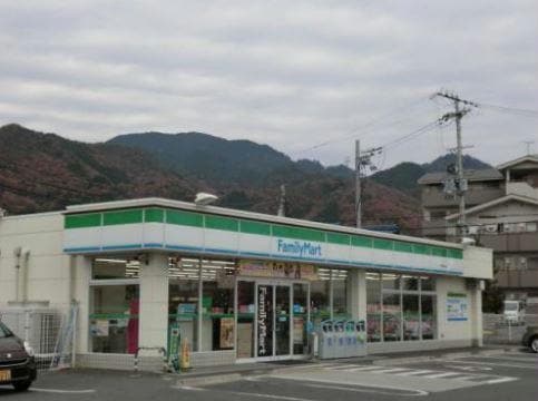 ファミリーマート大津高砂店(コンビニ)まで341m 湖西線/唐崎駅 徒歩22分 1階 築18年