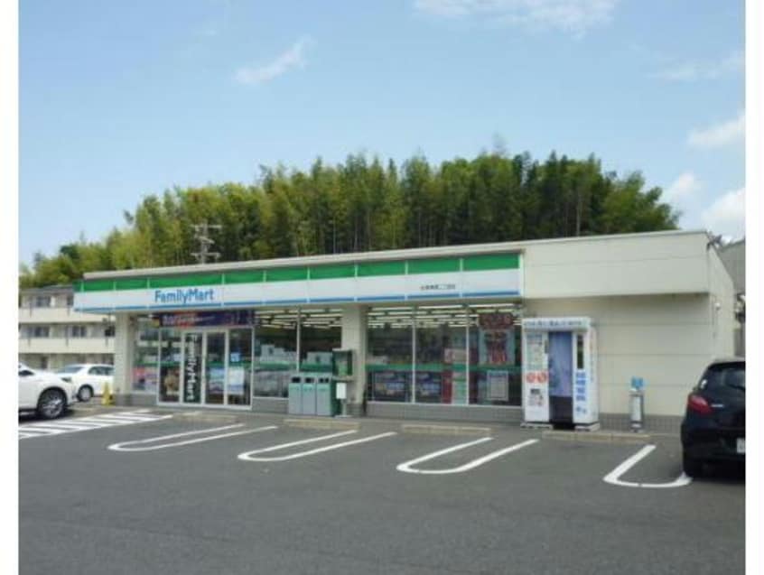 ファミリーマート大津神領二丁目店(コンビニ)まで797m ポルタヴェルデ　
