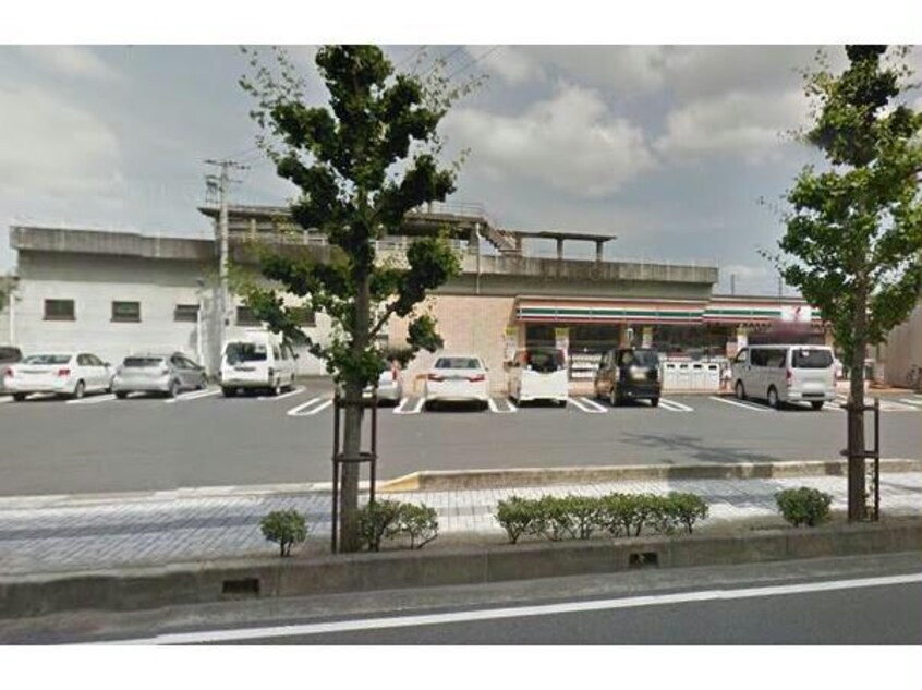 セブンイレブン大津螢谷店(コンビニ)まで268m 東海道本線<琵琶湖線・JR京都線>/石山駅 徒歩15分 1階 築12年