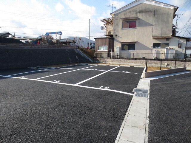  東海道本線<琵琶湖線・JR京都線>/石山駅 バス15分稲津北口下車:停歩3分 1階 築11年
