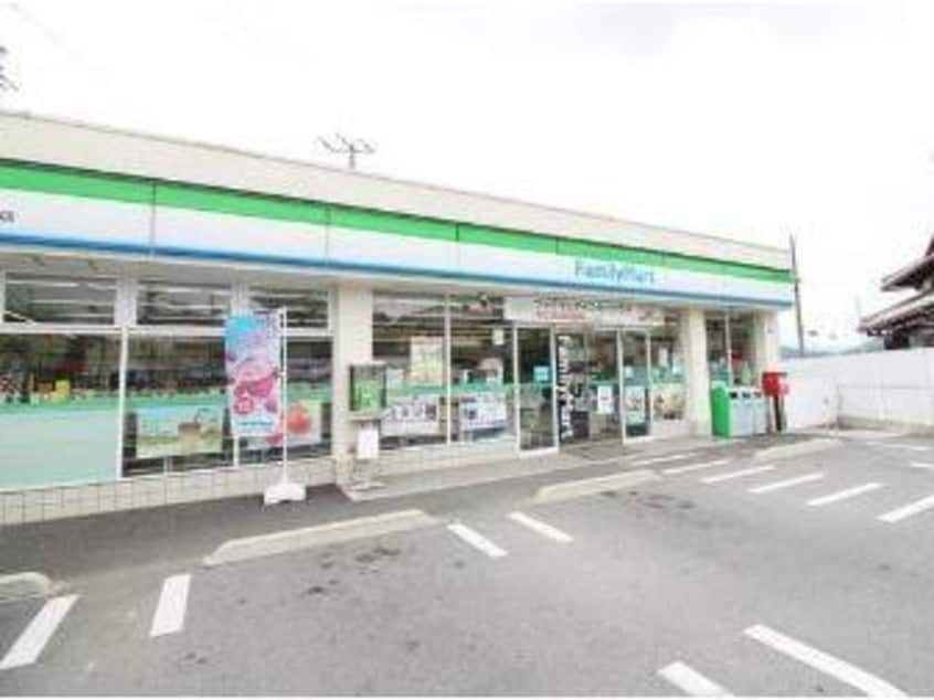 ファミリーマート大津黒津店(コンビニ)まで349m 東海道本線<琵琶湖線・JR京都線>/石山駅 バス15分稲津北口下車:停歩3分 1階 築11年