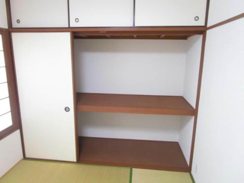  ファミール赤川