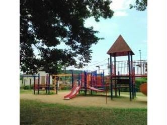 南郷公園(公園)まで1012m ファミール赤川