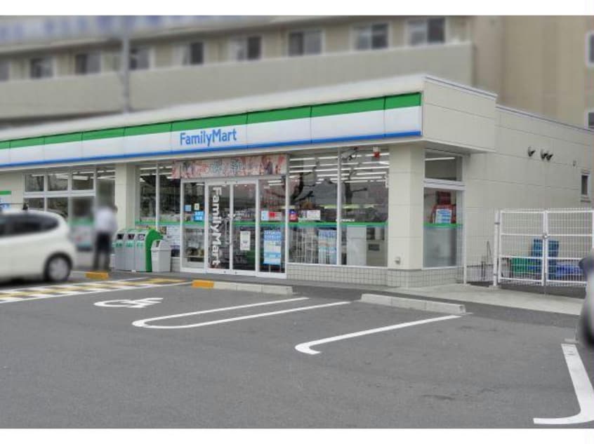 ファミリーマート大津御殿浜店(コンビニ)まで794m DROOM杉浦