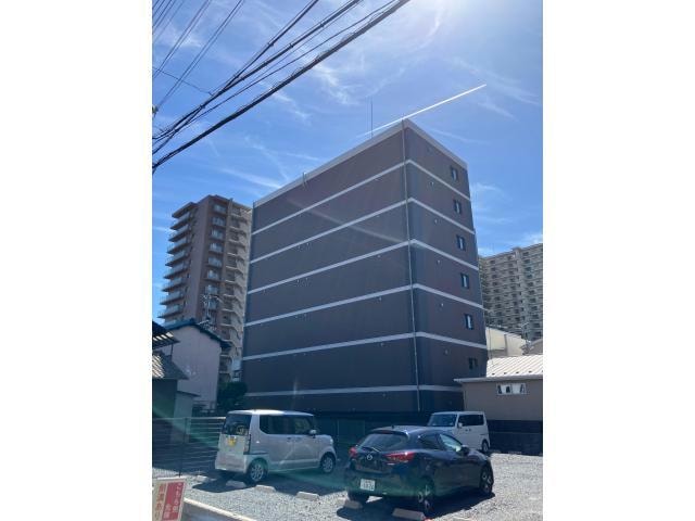  ベルヴィ石山