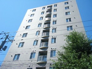 ロイヤルコート３３