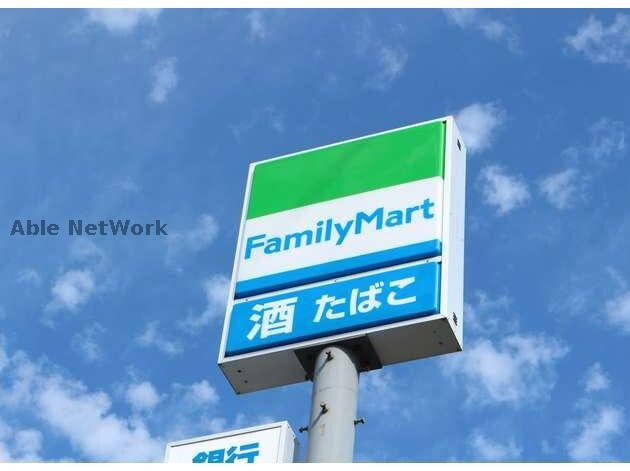 ファミリーマートTSUTAYA新道東駅前店(コンビニ)まで490m ゆとり３１