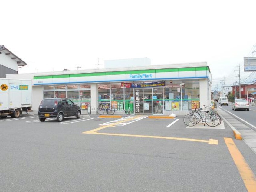 ファミリーマート鳥取湖山店(コンビニ)まで643m シャンドフルール