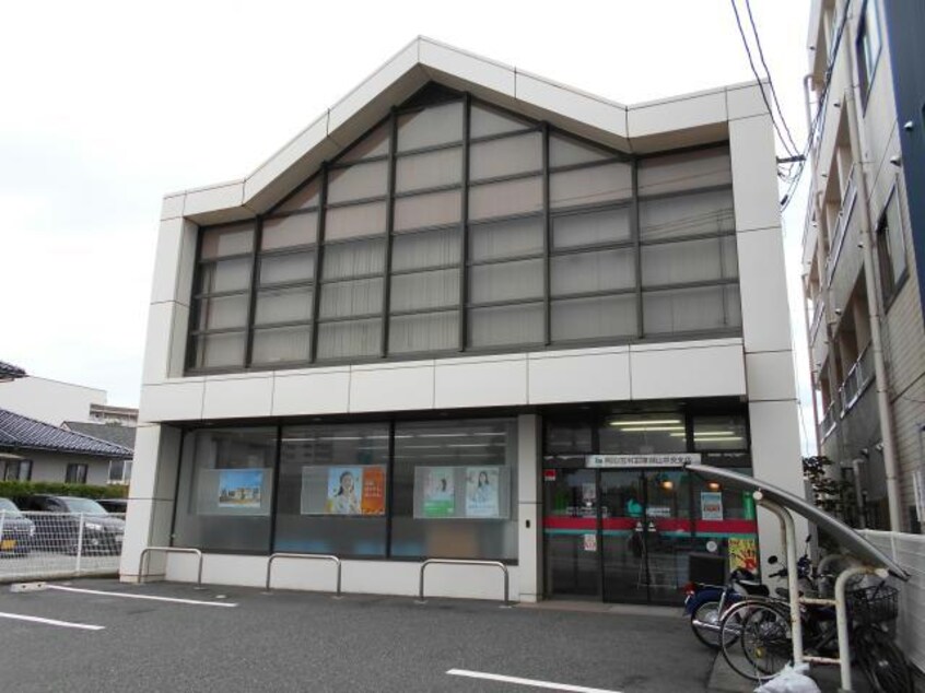 鳥取信用金庫湖山中央支店(銀行)まで141m ランフォルセ