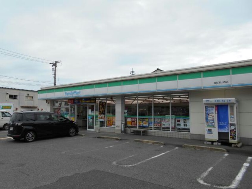 ファミリーマート鳥取湖山西店(コンビニ)まで153m ロイヤルドリームキタカタ