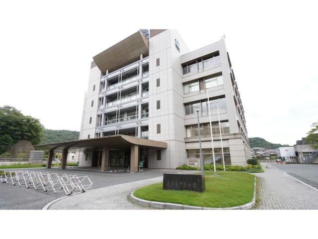 鳥取県警察本部(警察署/交番)まで1295m メゾン・ド・ファミーユ