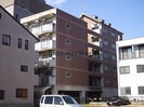 Ｉ．Ｓ．ＣＯＵＲＴの外観