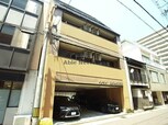 イノセント・カワグチ