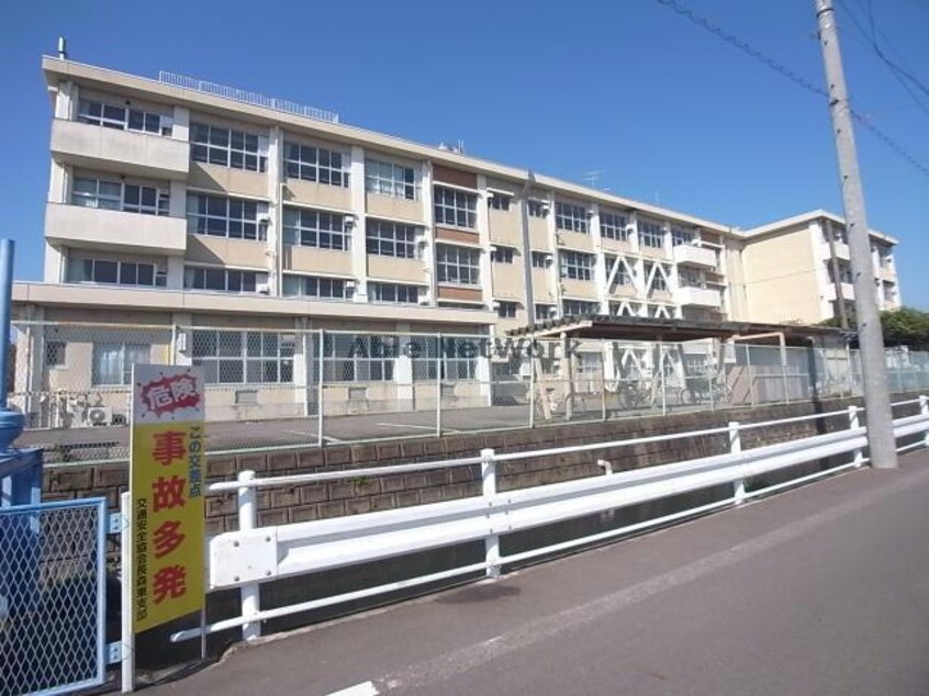 岐阜市立長森東小学校(小学校)まで642m シャルム１番館