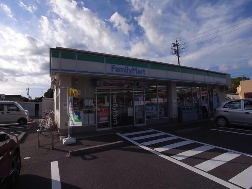 ファミリーマート岐阜公園前店(コンビニ)まで115m パークハイムフモト