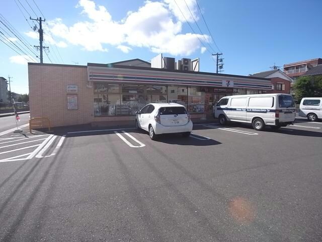 ファミリーマート岐阜田神駅前店(コンビニ)まで223m エトワール田神