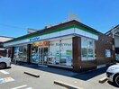 ファミリーマート岐阜六条店(コンビニ)まで655m ラフォーレＫ２