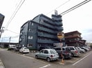 クレセントマンションの外観