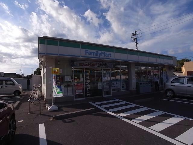 ファミリーマート岐阜公園前店(コンビニ)まで1043m Nest（ネスト）新桜町