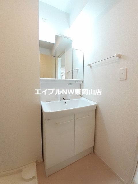  ウィステリア・ロジェＢ棟