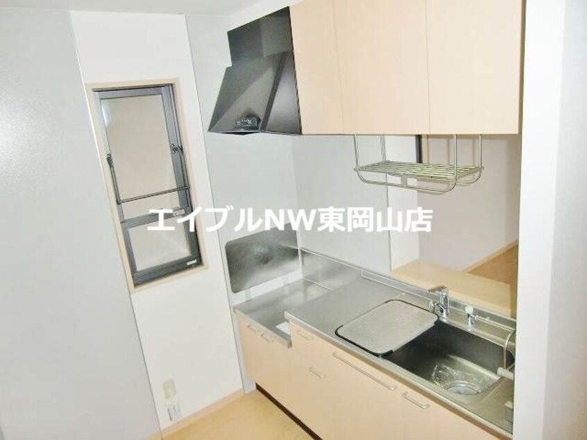 キッチンに窓付き シャーメゾン野口　Ｂ棟