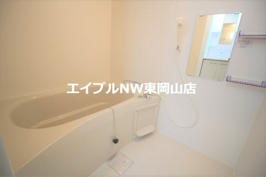  イーストヒルズ　B