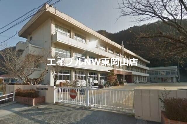 和気町立和気小学校(小学校)まで624m レジデンス和気　A棟