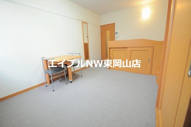  レオパレスカルチェ