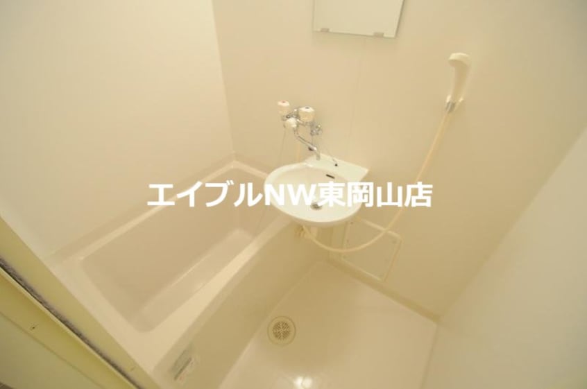 レオパレスカルチェ