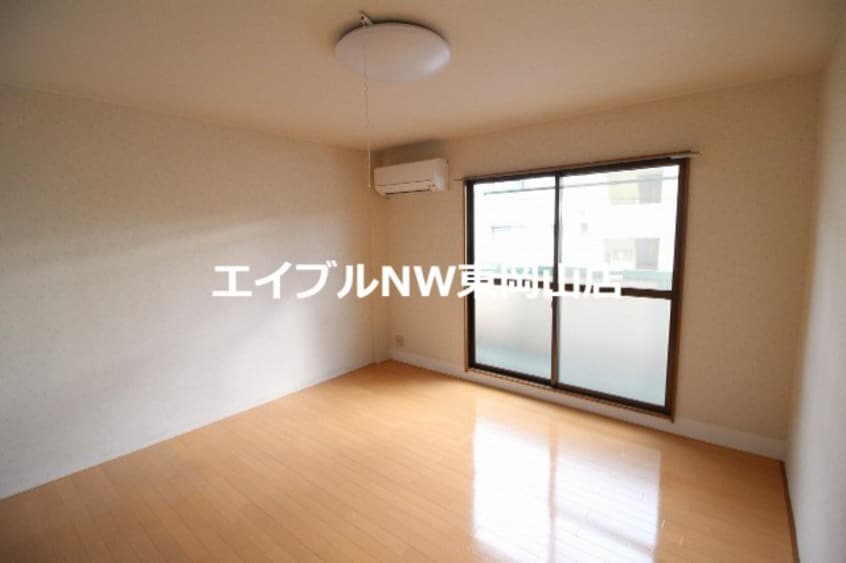  リバーサイドクラタ