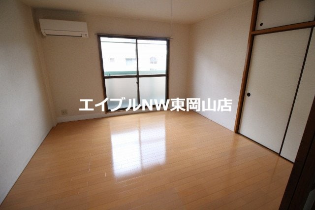  リバーサイドクラタ