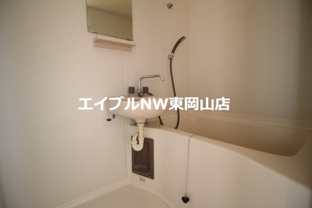  リバーサイドクラタ